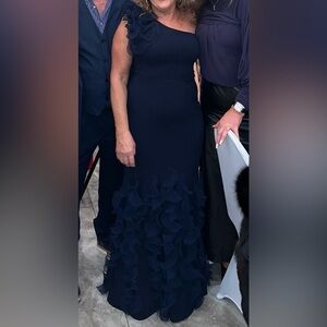 One shoulder mermaid evening gown